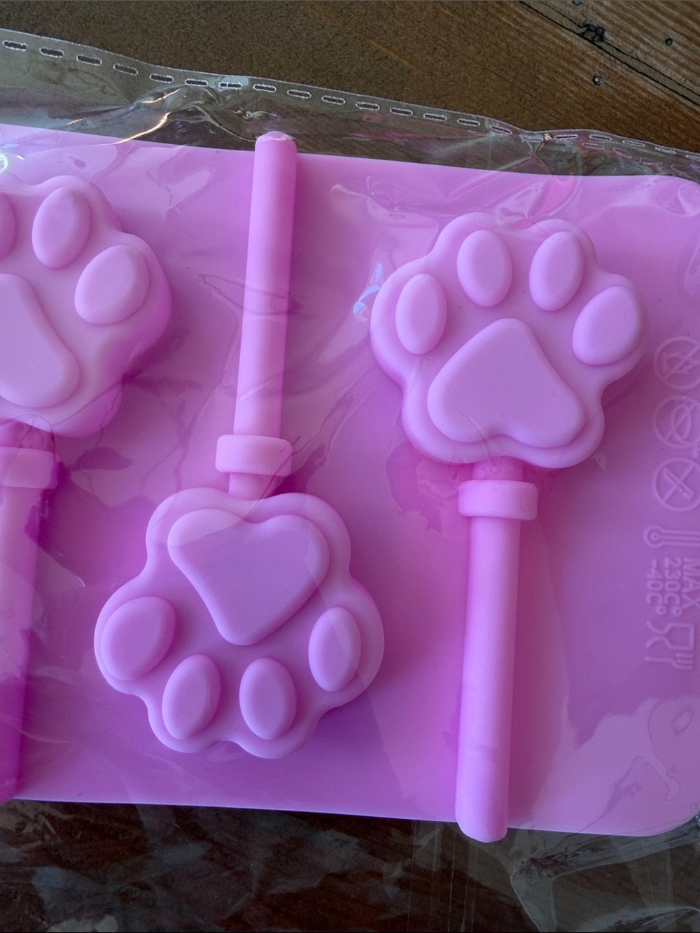 6 Cavity Pink Paw Print Silicone Lollipop Mold with Sticks - Picture 2 of 2